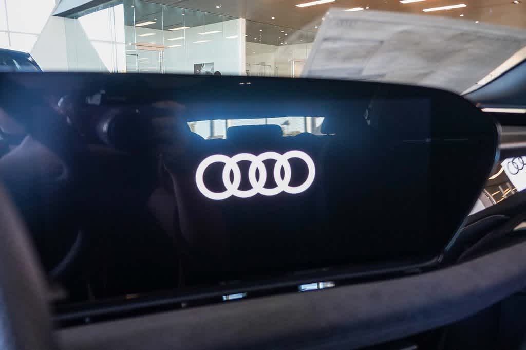 Thumbnail: 2025 Audi e-tron S - 27