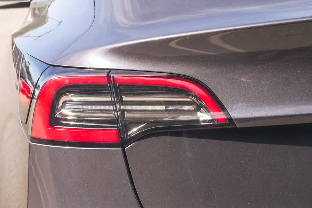 Thumbnail: 2018 Tesla Model 3 - 12