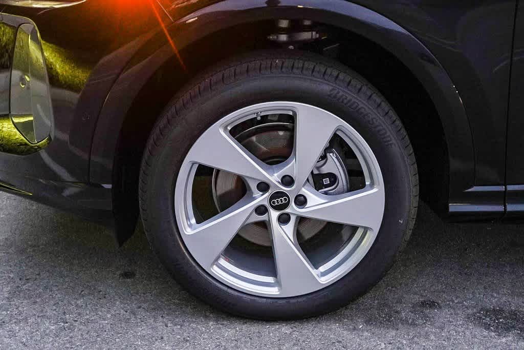 Thumbnail: 2025 Audi Q5 - 10