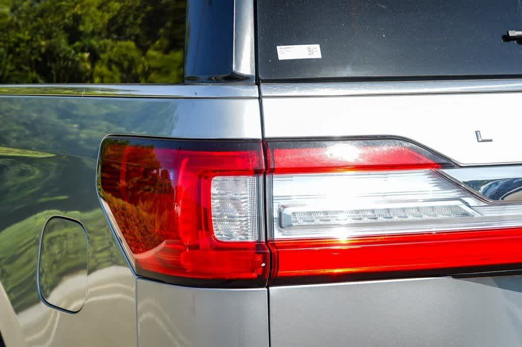 Thumbnail: 2021 Lincoln Navigator - 7
