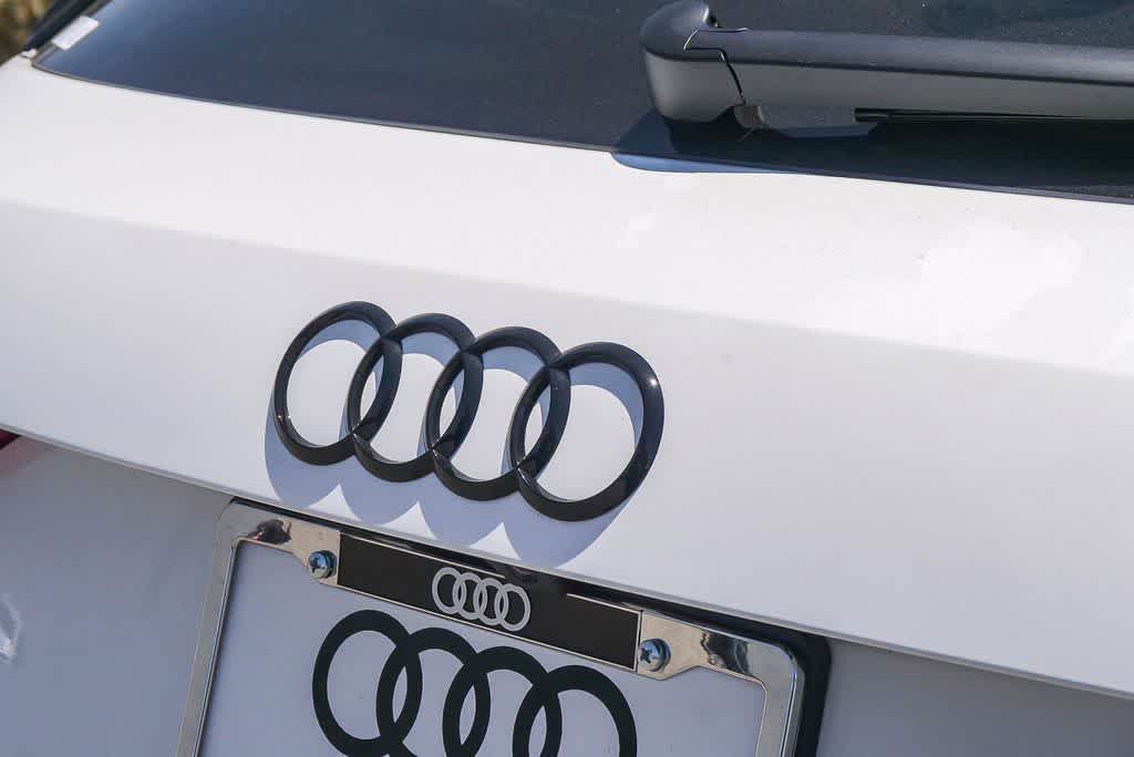 Thumbnail: 2025 Audi Q3 - 11