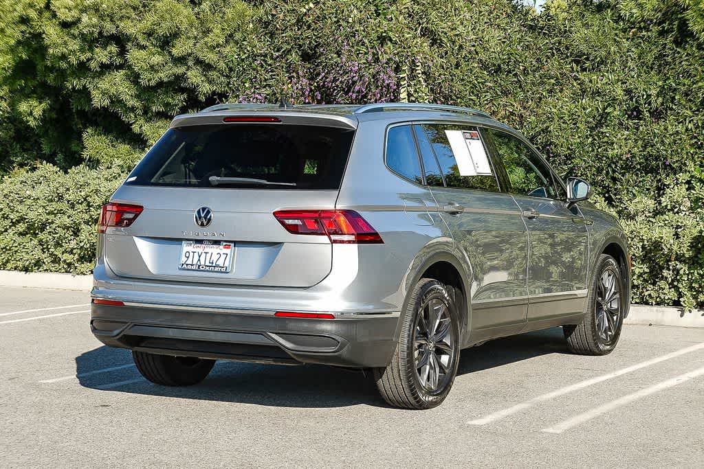 Thumbnail: 2022 Volkswagen Tiguan - 4