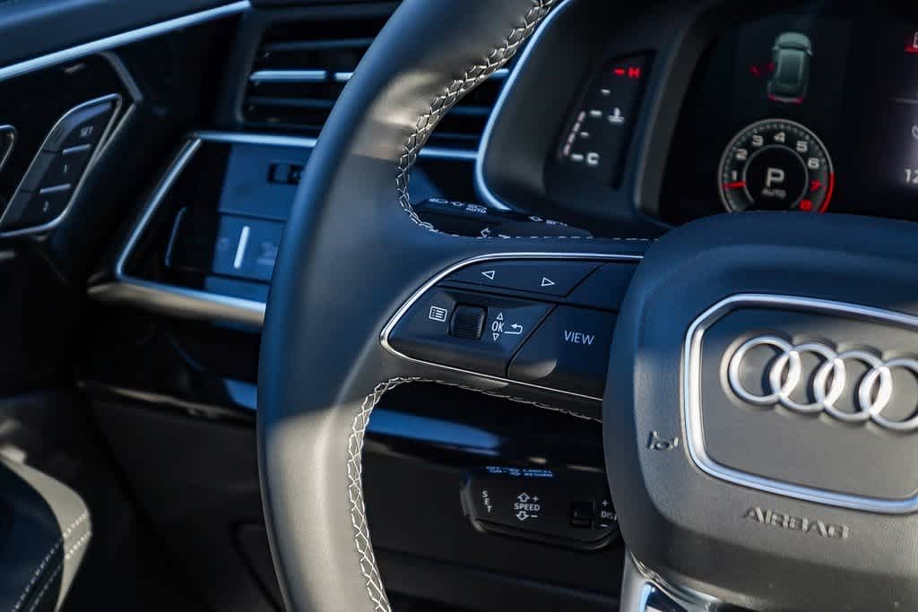 Thumbnail: 2026 Audi Q8 - 16