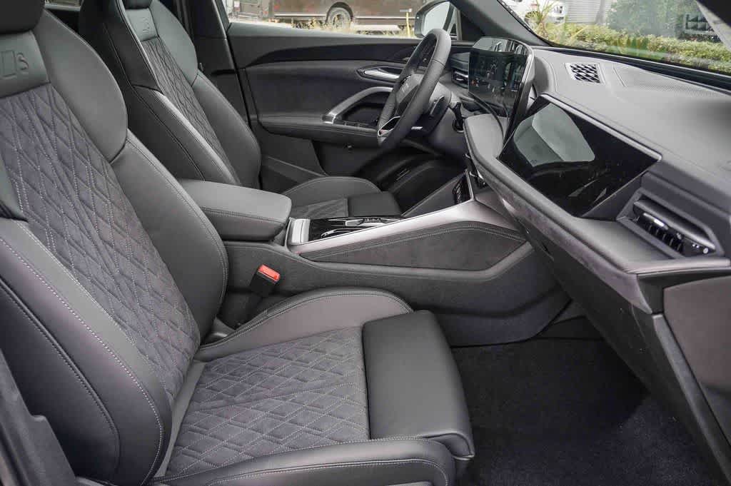 Thumbnail: 2026 Audi SQ5 - 19