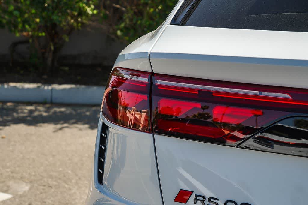 Thumbnail: 2026 Audi RS Q8 - 7