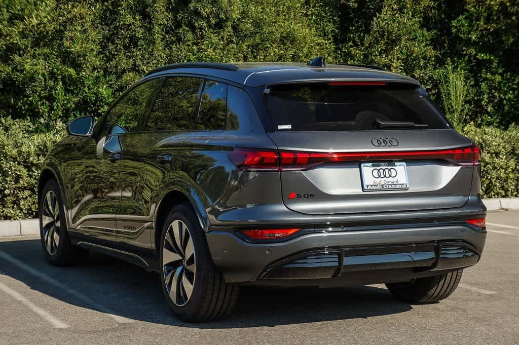 Thumbnail: 2025 Audi SQ6 e-tron - 6