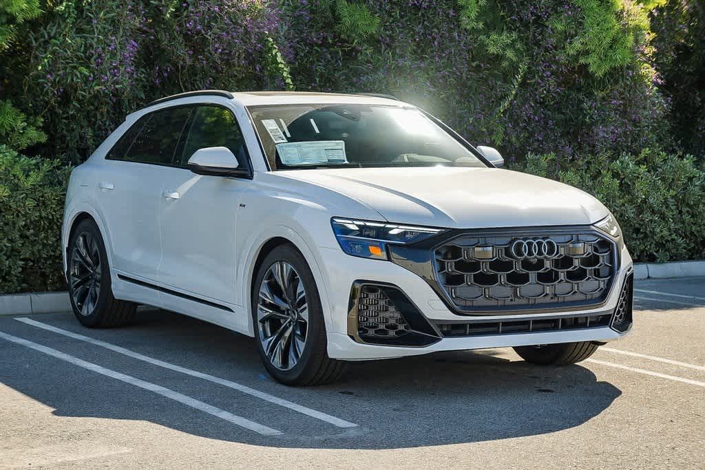Thumbnail: 2026 Audi Q8 - 3