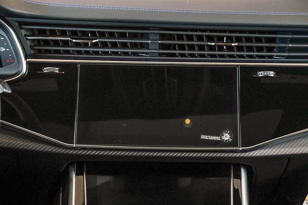 Thumbnail: 2026 Audi RS Q8 - 14