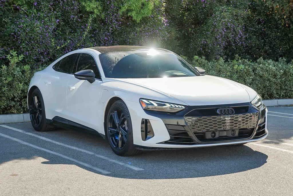 Thumbnail: 2022 Audi e-tron GT - 3