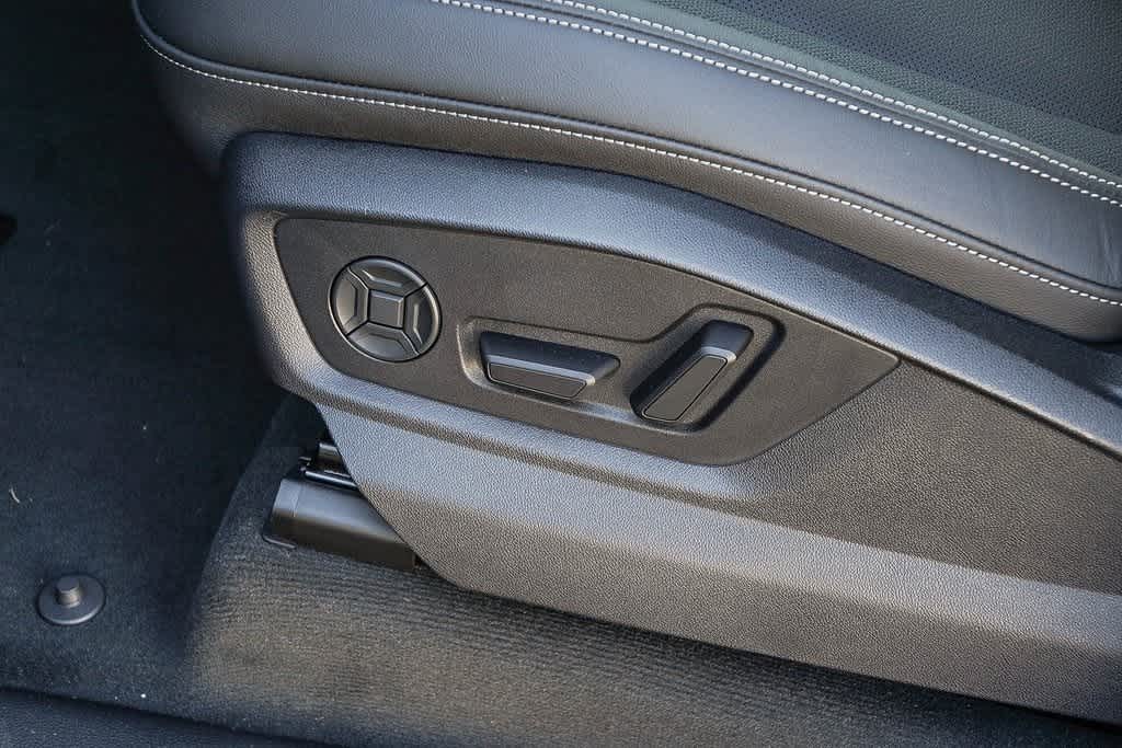 Thumbnail: 2026 Audi Q8 - 24