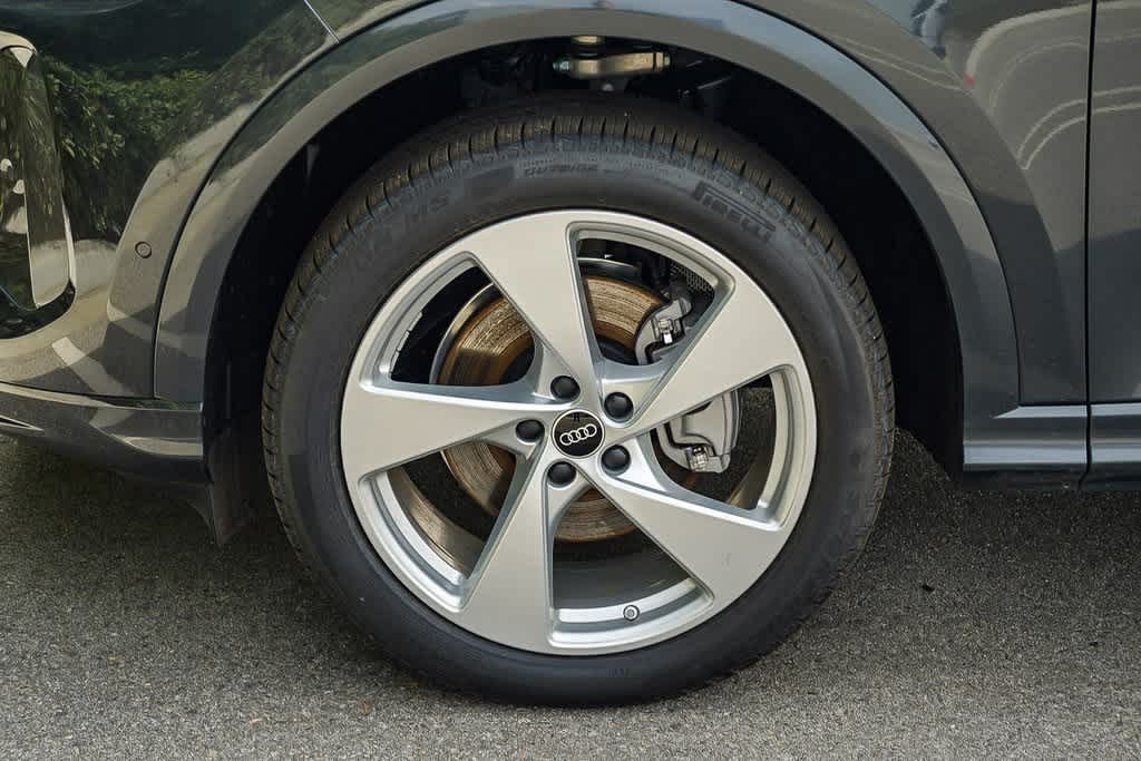 Thumbnail: 2025 Audi Q5 - 10