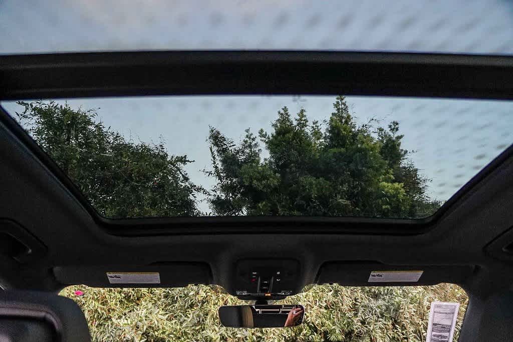 Thumbnail: 2025 Audi Q3 - 18