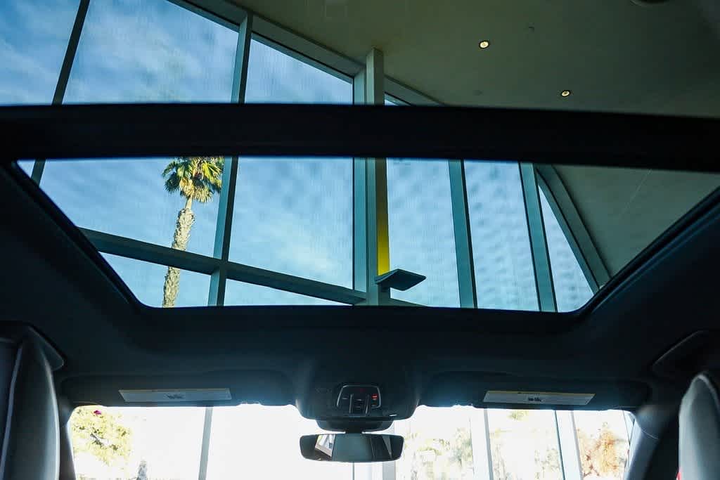 Thumbnail: 2026 Audi RS Q8 - 18