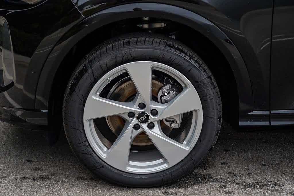 Thumbnail: 2025 Audi Q5 - 10