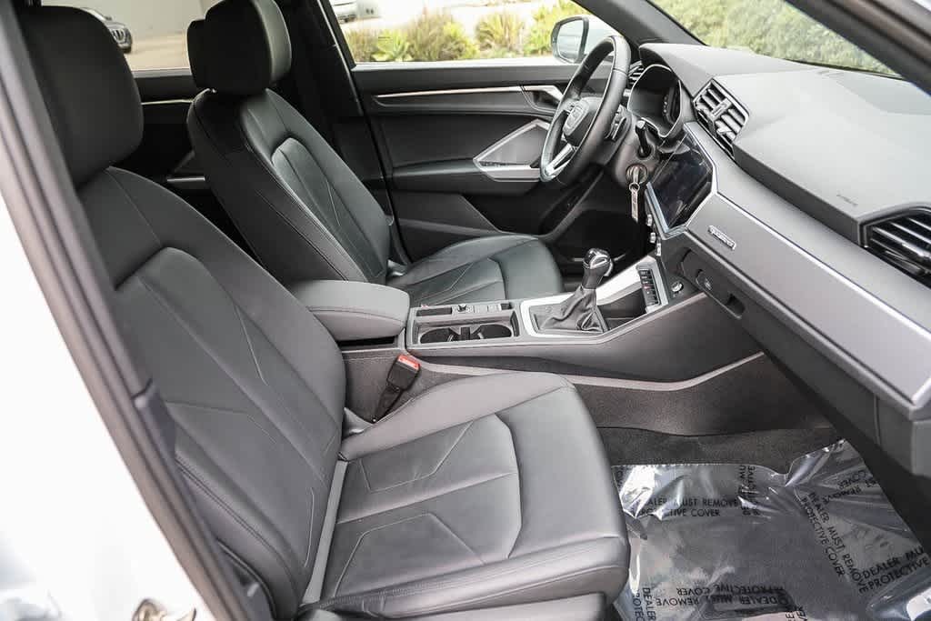 Thumbnail: 2022 Audi Q3 - 14