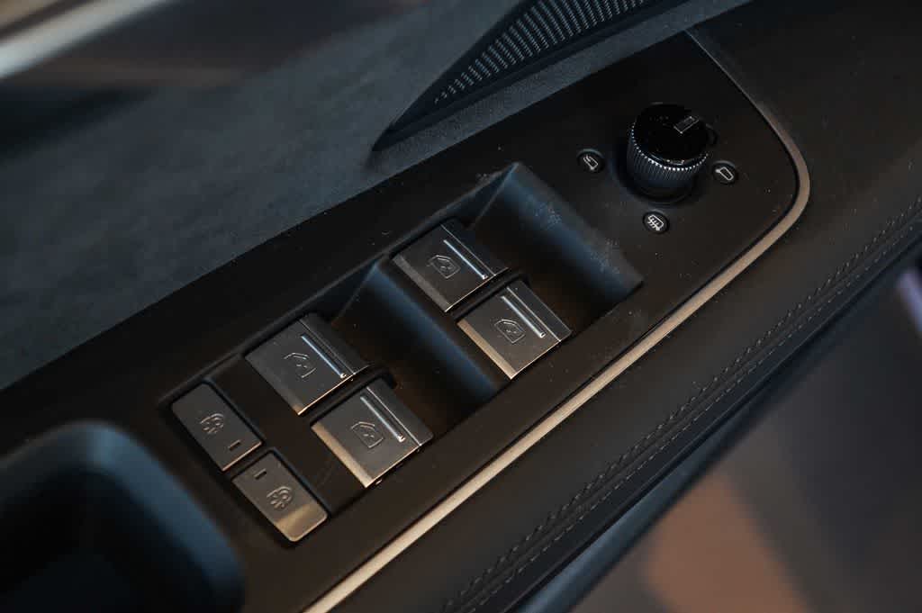 Thumbnail: 2026 Audi A8 - 23