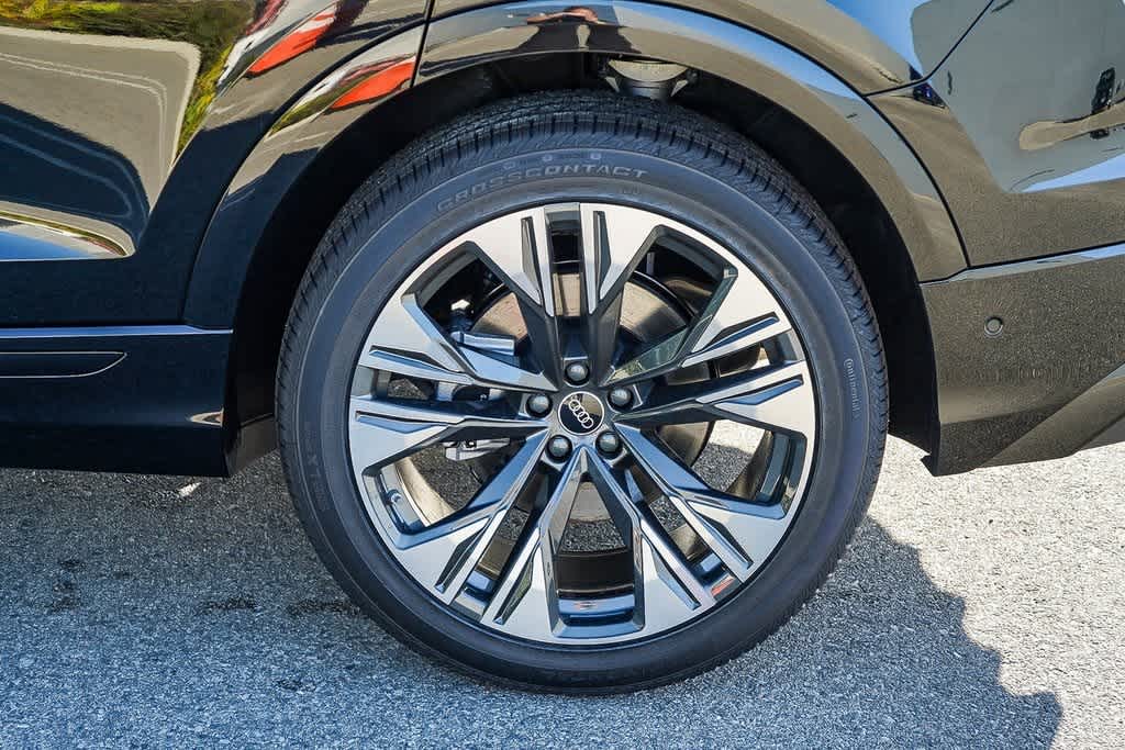 Thumbnail: 2026 Audi Q8 - 11