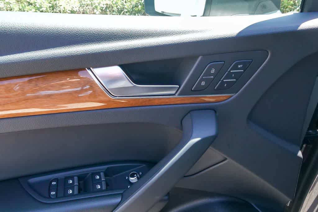 Thumbnail: 2023 Audi Q5 - 19