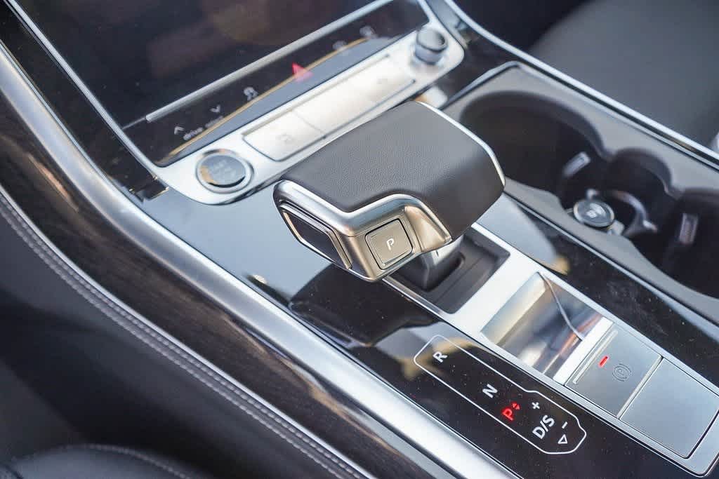 Thumbnail: 2026 Audi Q8 - 22