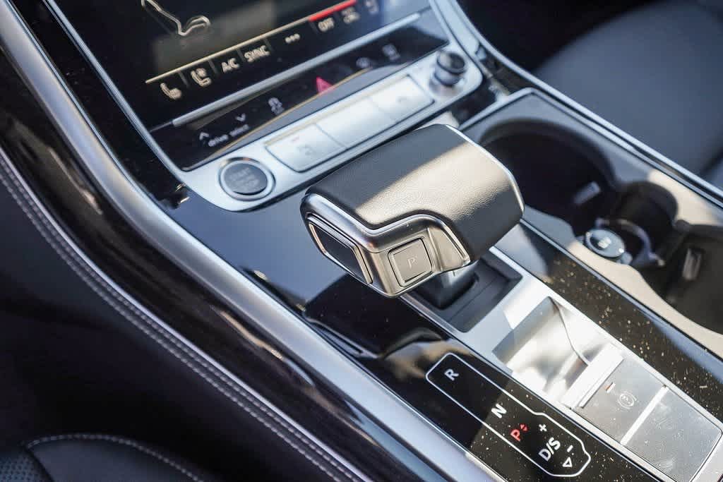 Thumbnail: 2026 Audi Q8 - 22