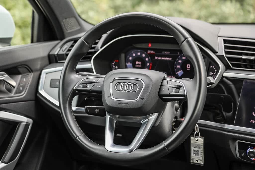 Thumbnail: 2022 Audi Q3 - 13