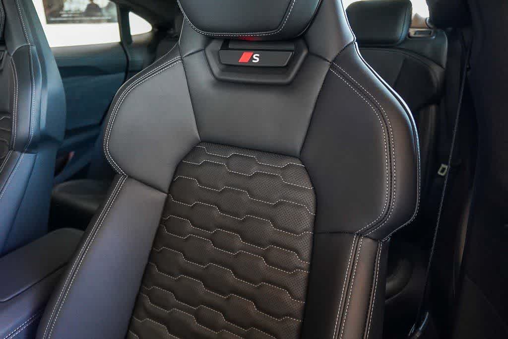 Thumbnail: 2026 Audi e-tron GT - 27