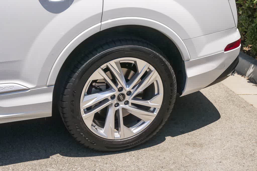 Thumbnail: 2023 Audi Q7 - 7