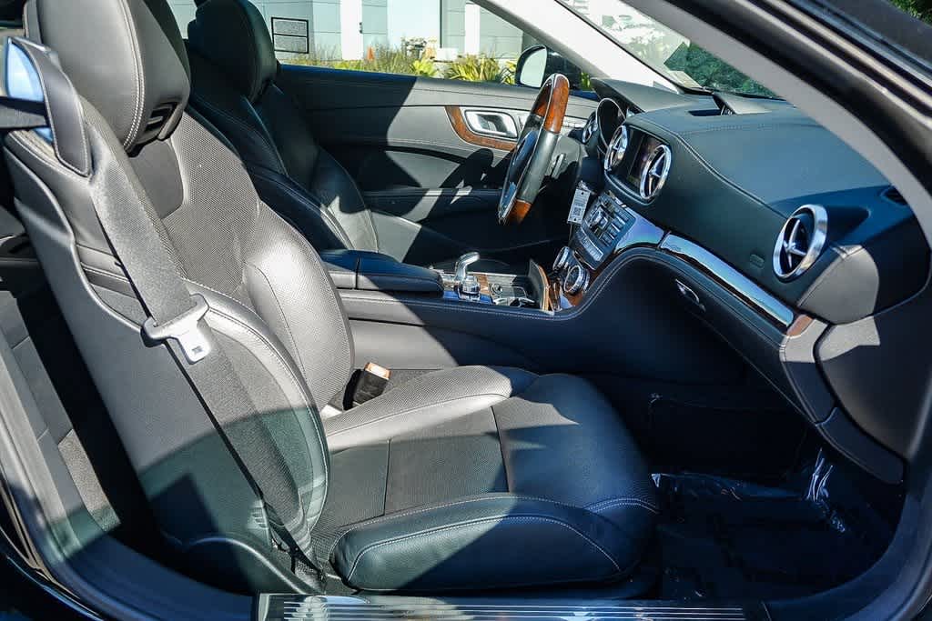 Thumbnail: 2013 Mercedes-Benz SL-Class - 18