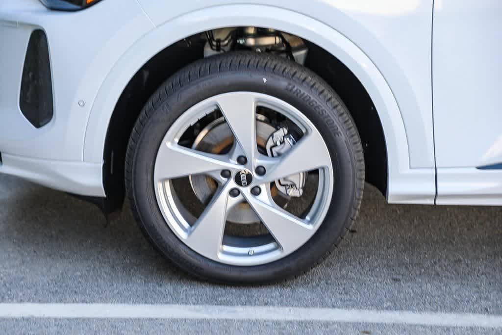 Thumbnail: 2025 Audi Q5 - 9