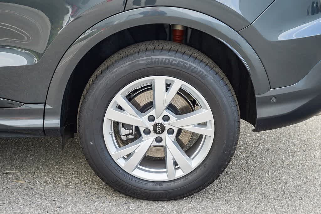 Thumbnail: 2025 Audi Q5 - 11