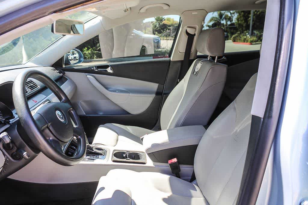 Thumbnail: 2007 Volkswagen Passat - 12