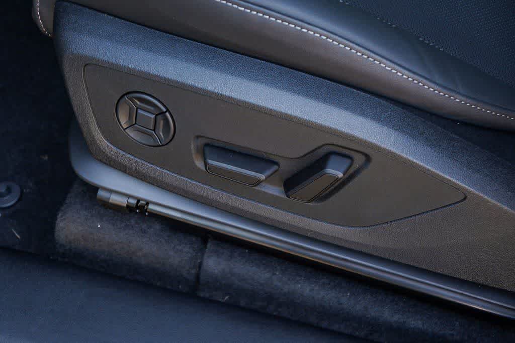 Thumbnail: 2025 Audi Q6 e-tron - 23