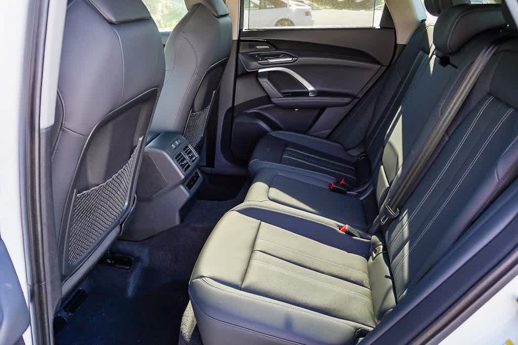 Thumbnail: 2025 Audi Q5 - 21