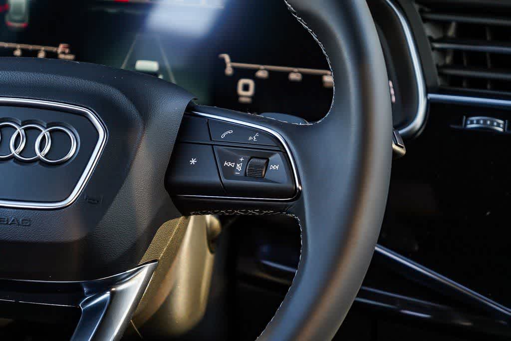 Thumbnail: 2026 Audi Q8 - 17