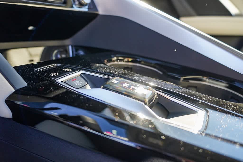 Thumbnail: 2025 Audi Q5 - 25