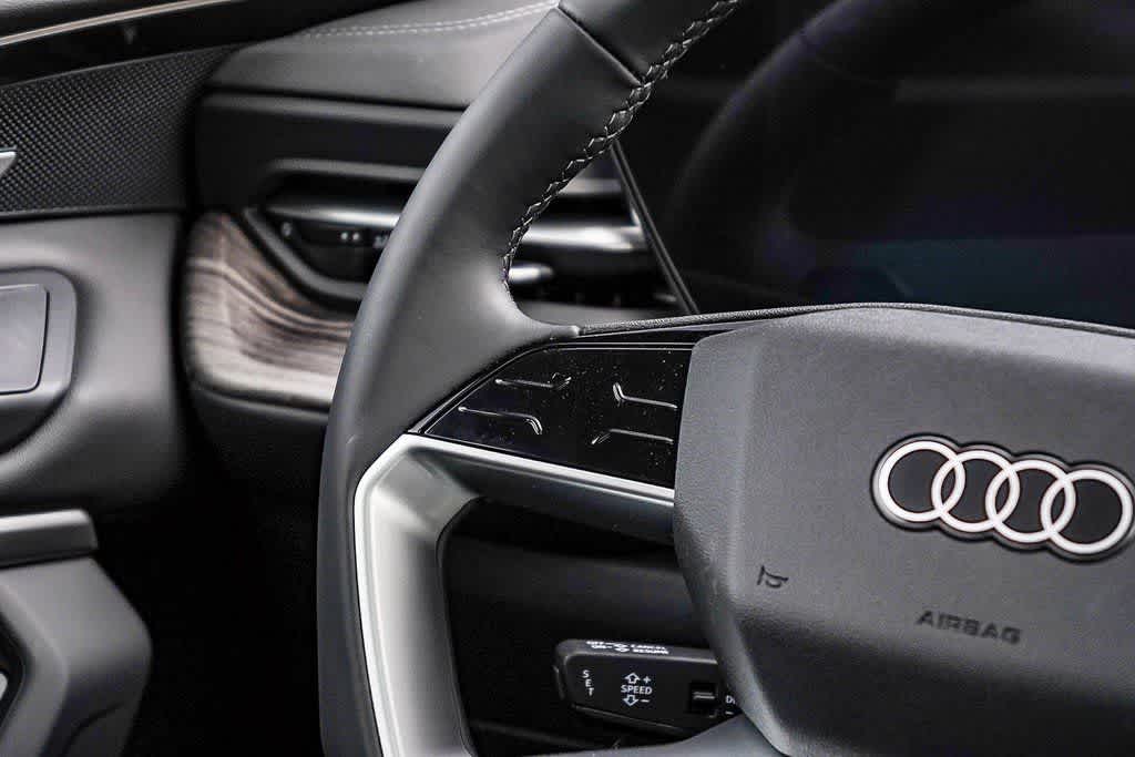 Thumbnail: 2025 Audi Q5 - 16