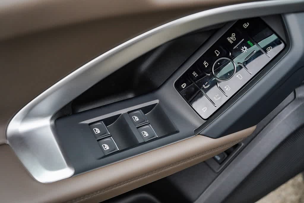 Thumbnail: 2025 Audi Q5 - 23