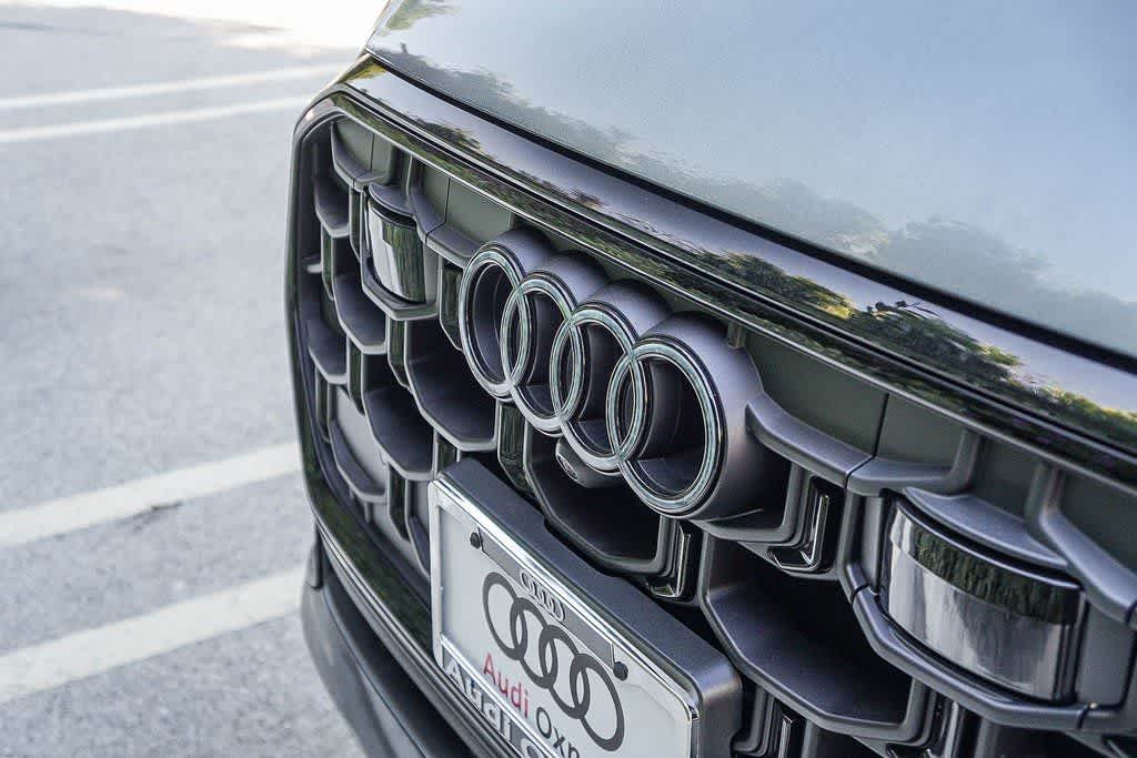 Thumbnail: 2026 Audi Q8 - 9