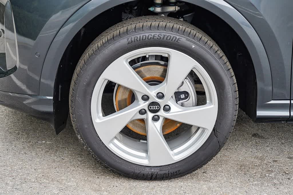 Thumbnail: 2025 Audi Q5 - 10