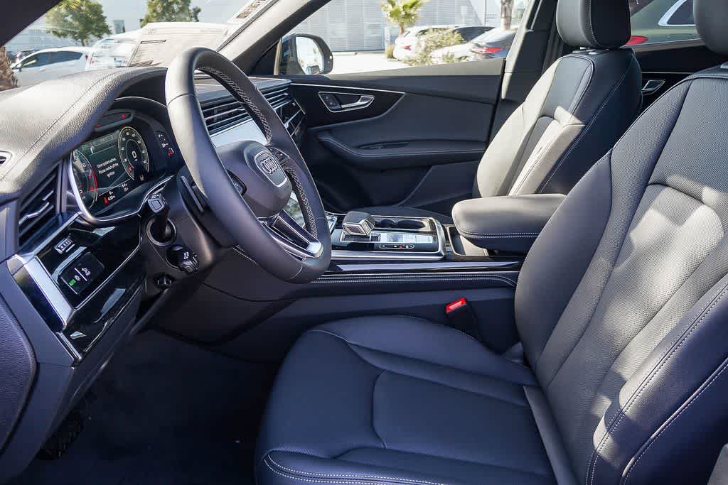 Thumbnail: 2026 Audi Q8 - 18