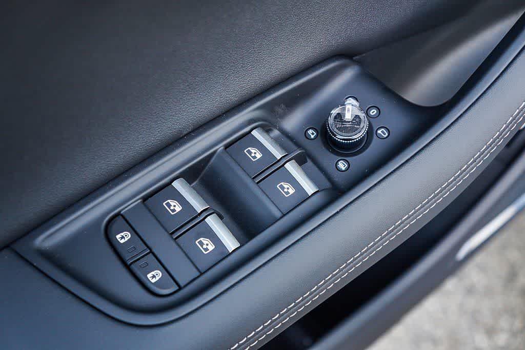 Thumbnail: 2026 Audi Q8 - 23