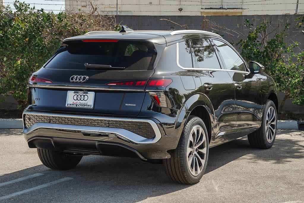 Thumbnail: 2026 Audi Q3 - 4