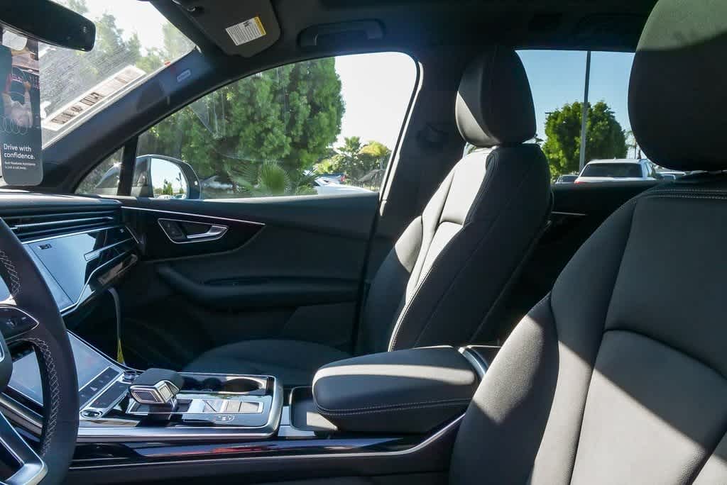 Thumbnail: 2026 Audi Q7 - 17