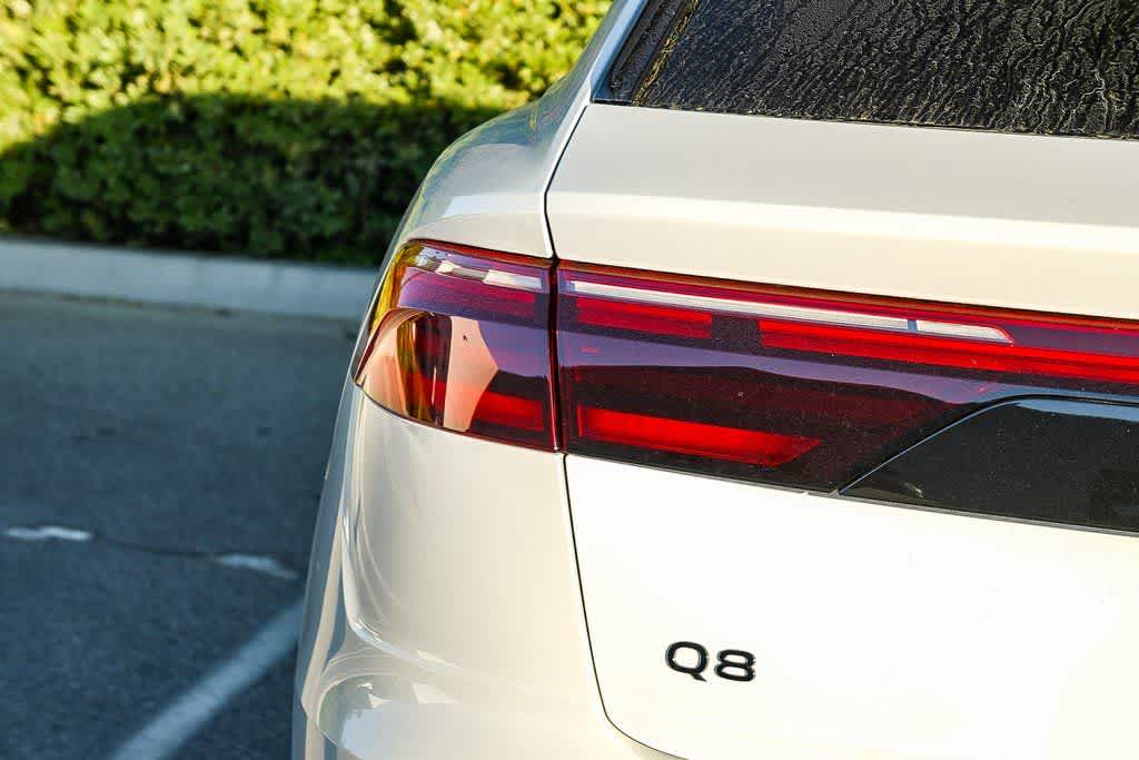 Thumbnail: 2026 Audi Q8 - 7