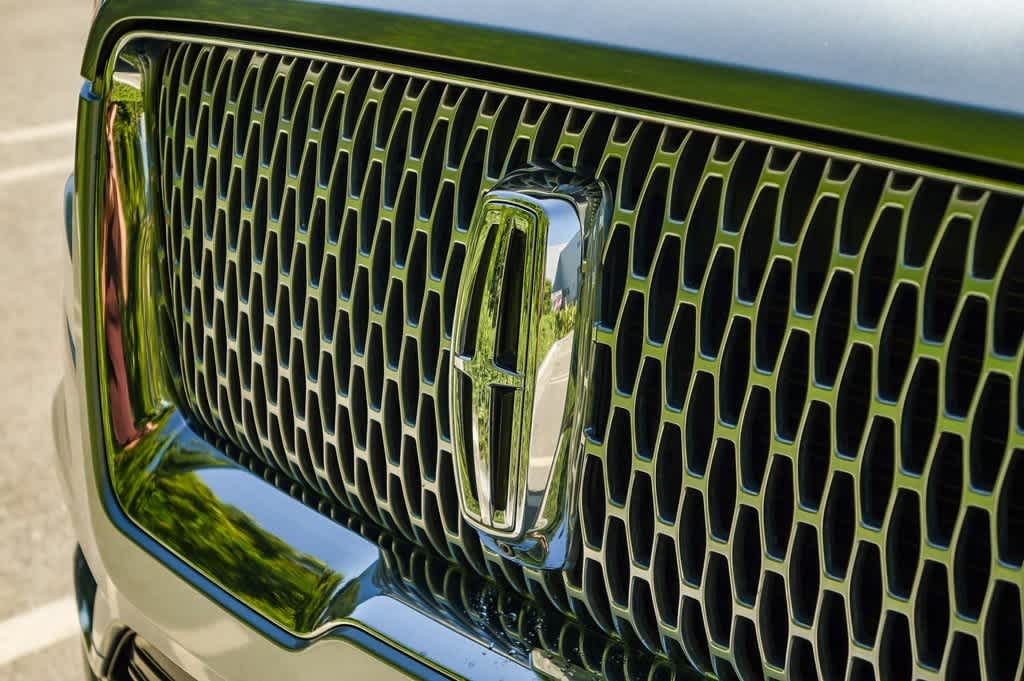 Thumbnail: 2021 Lincoln Navigator - 9