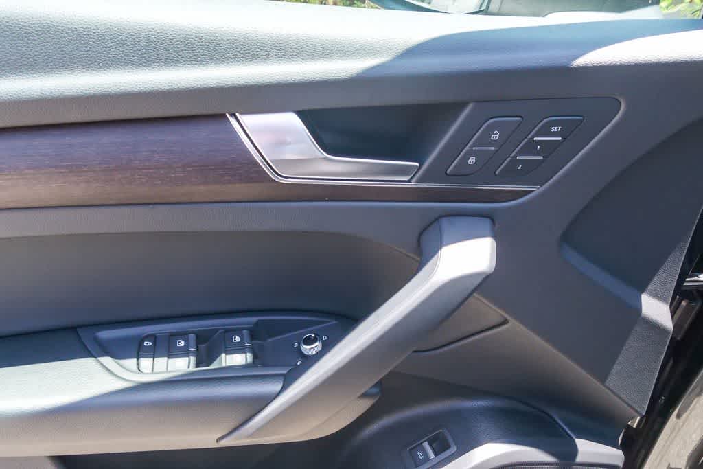 Thumbnail: 2023 Audi Q5 - 19