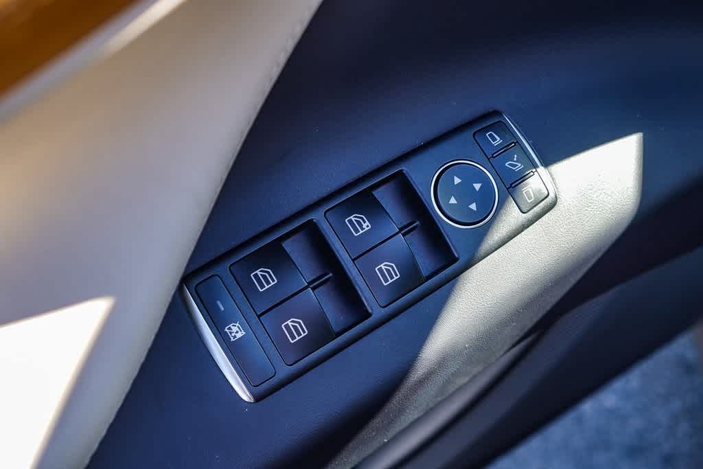 Thumbnail: 2019 Tesla Model X - 23