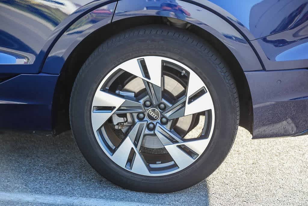 Thumbnail: 2022 Audi e-tron - 10