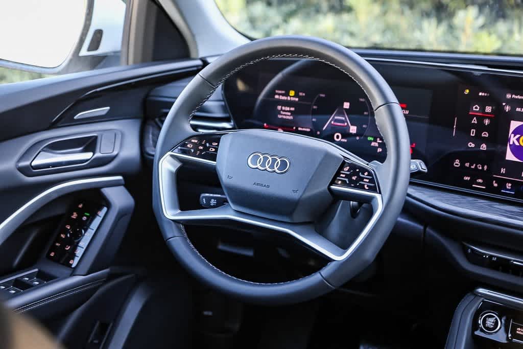 Thumbnail: 2025 Audi Q5 - 14