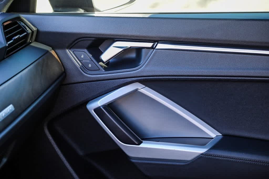 Thumbnail: 2022 Audi Q3 - 18